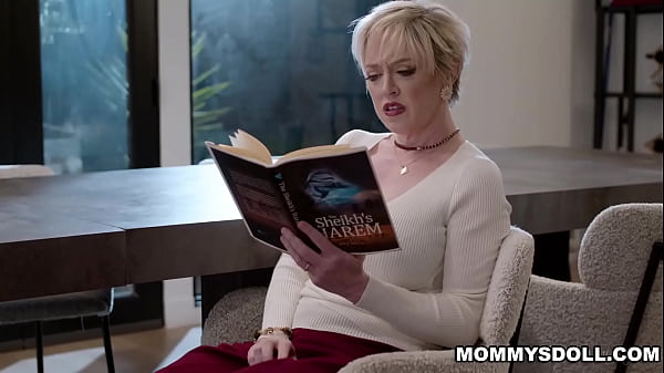 Dee Williams and her stepdaughter Sophia Burns satisfy each others sexual cravings