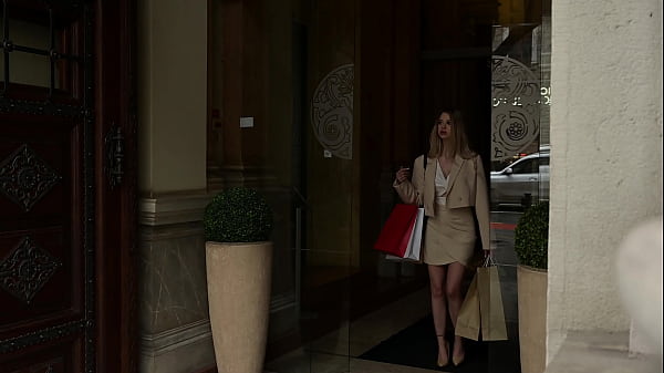 Weathy Wife Sladyen Skaya Takes Back Her Driver To Enjoy A DP Threesome GP3240